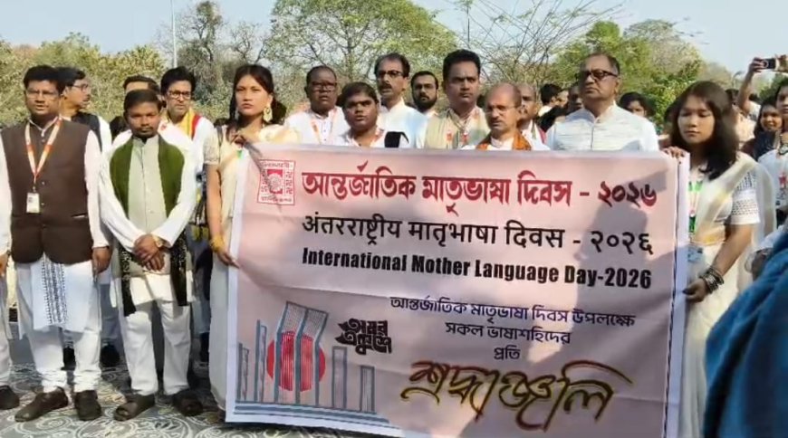 একুশের আবেগে মুখর শান্তিনিকেতন, প্রভাত ফেরি ও মাল্যদানে ভাষা শহিদদের শ্রদ্ধার্ঘ্য