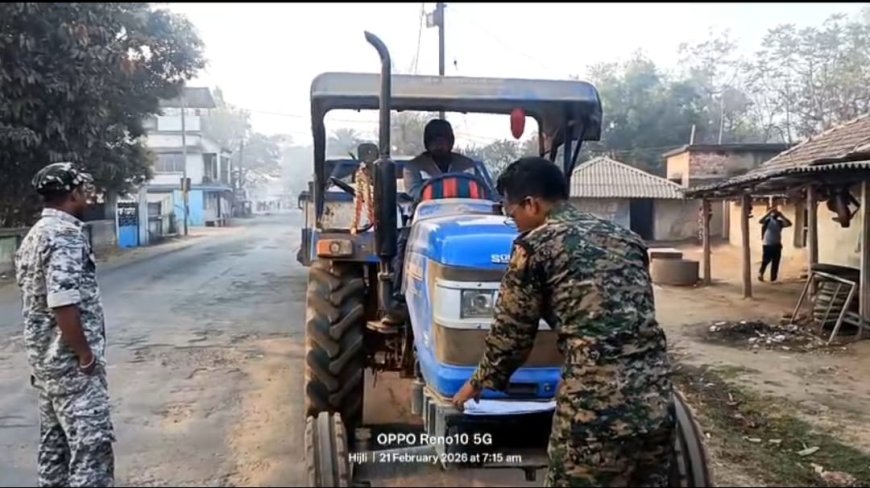 ঝাড়গ্রাম জেলায় জামবনিতে অবৈধ বালি পাচার রুখতে পুলিশের কড়া অভিযান, আটক ২ ট্রাক্টর, গ্রেফতার ২
