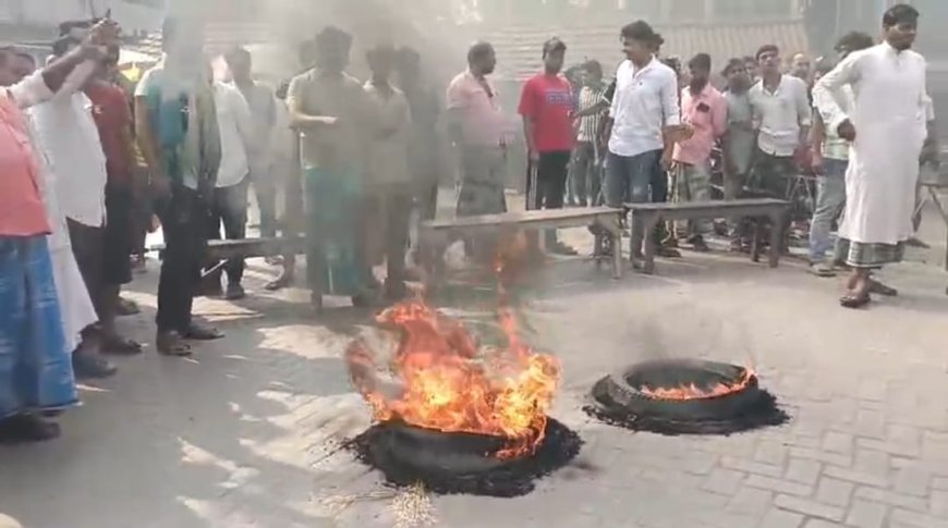 উত্তর ২৪ পরগনার বসিরহাটে বেআইনি মাটির গাড়ির ধাক্কায় দুই মৃত, রাস্তায় আগুন জ্বালিয়ে বিক্ষোভ