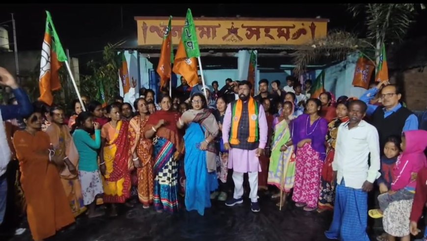 পশ্চিম বর্ধমানের দুর্গাপুরে দলবদল, তৃণমূল ছেড়ে বিজেপিতে যোগ প্রায় ২৫০ জনের