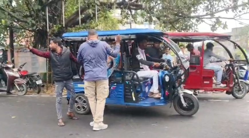 চুঁচুড়ায় জিটি রোডে মর্মান্তিক দুর্ঘটনা