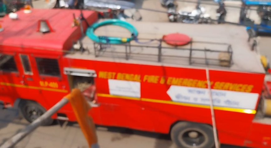 দুর্গাপুরে জাতীয় কংগ্রেসের দলীয় কার্যালয়ে অগ্নিকাণ্ড, পুড়ে ভস্মীভূত পতাকা-ফেস্টুন