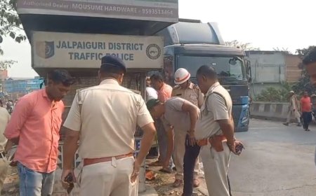 জলপাইগুড়িতে বন্ধ ট্রাফিক বুথ থেকে দেহ উদ্ধার, চাঞ্চল্য ধূপগুড়িতে