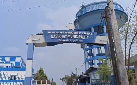 বসিরহাটে ডাস্টবিনে ভুলে ফেলা সোনার গয়না ফিরিয়ে দিলেন পৌর কর্মী, সততার নজির ‘নির্মল বন্ধু’র