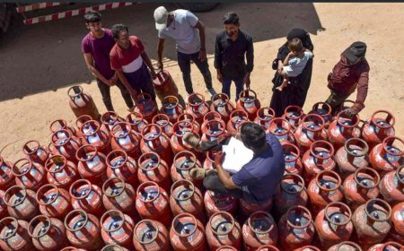 গ্যাস বুকিংয়ের আড়াই দিনের মধ্যে সিলিন্ডার মিলবে, আশ্বাস কেন্দ্রের