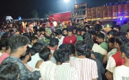 মুর্শিদাবাদের সামসেরগঞ্জে লরির ধাক্কায় পথ দুর্ঘটনায় মৃত্যু দুই যুবকের, আহত ২