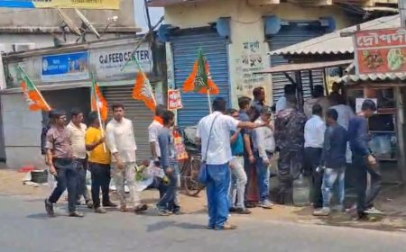 উত্তর কাঁথিতে পুজো দিয়ে প্রচার শুরু বিজেপি প্রার্থী সুমিতা সিনহার, কর্মসংস্থান ইস্যুতেই জোর