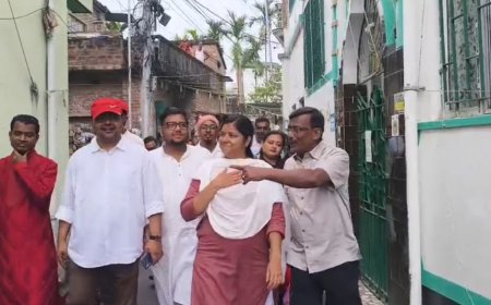 ঈদের মঞ্চে সৌজন্য বিনিময়, রাজনৈতিক কটাক্ষে সরগরম উত্তরপাড়া—মীনাক্ষীকে ‘পরিযায়ী’ ইঙ্গিত কল্যাণের