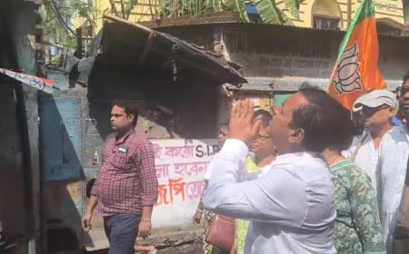 সংঘর্ষের আবহের মধ্যেই বরানগরে প্রচারে বিজেপি প্রার্থী সজল ঘোষ