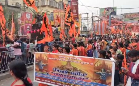 রঘুনাথগঞ্জে রামনবমীর মিছিল ঘিরে উত্তেজনা, ভাঙচুর ও অগ্নিসংযোগে আতঙ্ক