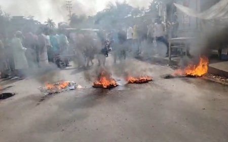 দ্বিতীয় সাপ্লিমেন্টারি তালিকায় নাম বাদে উত্তপ্ত হাসনাবাদ, রাস্তায় টায়ার জ্বালিয়ে বিক্ষোভ