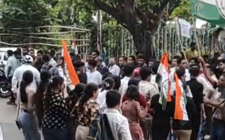 সিইও দফতরের সামনে উত্তেজনা, অভিষেকের আগমনের আগে বিক্ষোভে তৃণমূল কর্মী ও বিএলওরা