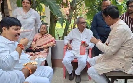 বাড়িতে অর্জুন-রাজেশের সাক্ষাৎ ঘিরে জল্পনা