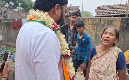 দুর্গাপুরে বিজেপি প্রার্থীর প্রচারে উত্তেজনা, পাল্টাপাল্টি স্লোগানে পরিস্থিতি তপ্ত