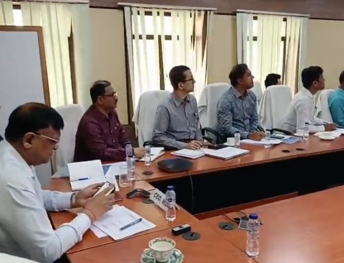 কলকাতায় জেলা নির্বাচনী আধিকারিক ও পুলিশ সুপারদের নিয়ে ভার্চুয়াল বৈঠকে নির্বাচন কমিশন