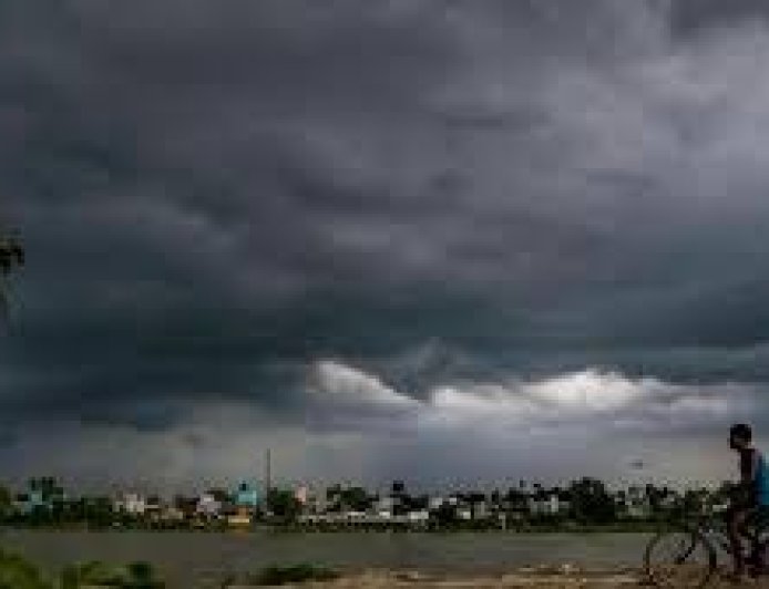 বসন্তেই ঝড়বৃষ্টির সম্ভাবনা, একাধিক জেলায় হলুদ সতর্কতা