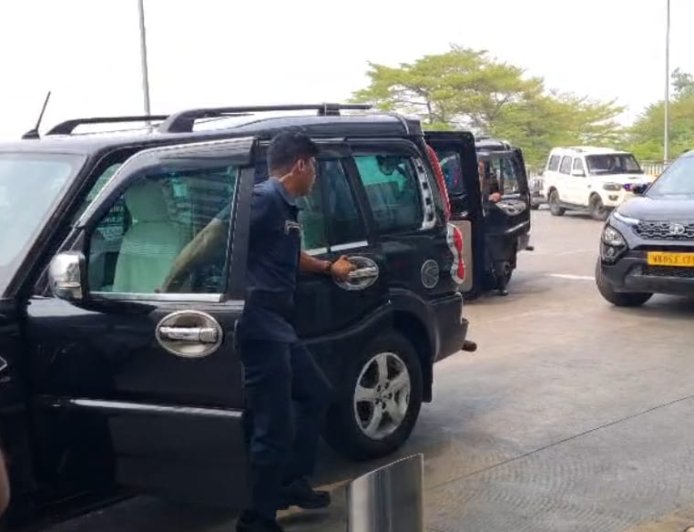 কলকাতা: বাগডোগরার উদ্দেশ্যে রওনা শুভেন্দু অধিকারী, একাধিক ইস্যুতে রাজ্য সরকারকে নিশানা