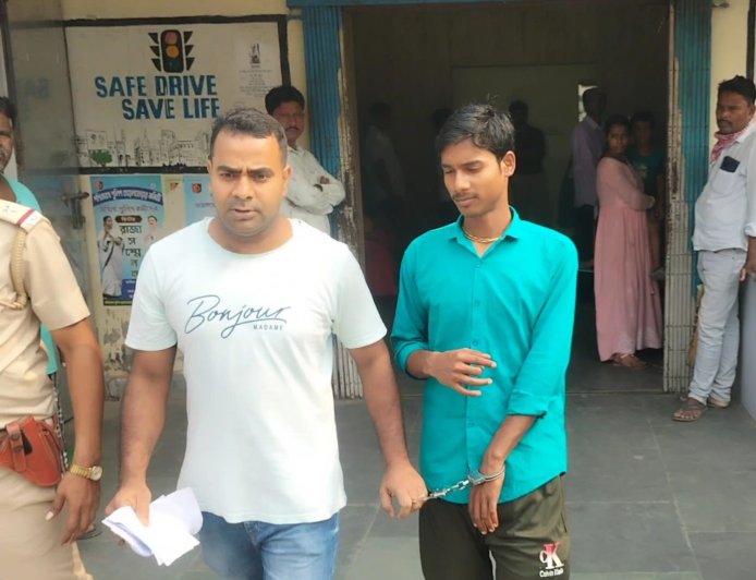 সোনার হার ছিনতাই, সিসিটিভি দেখে কয়েক ঘণ্টার মধ্যেই গ্রেফতার দুই