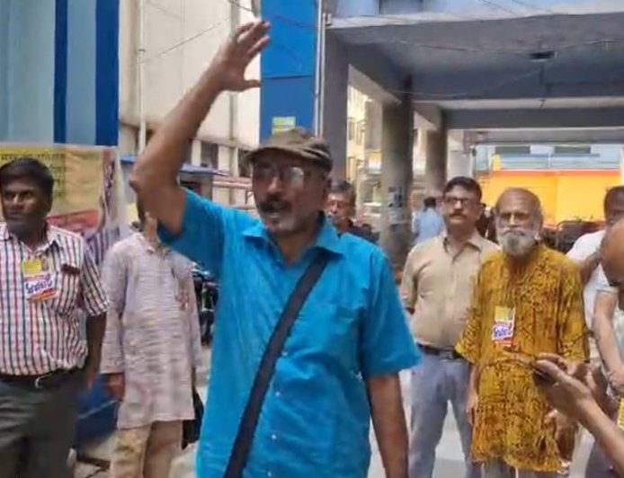 পশ্চিমবঙ্গে রাজ্যজুড়ে বকেয়া মহার্ঘভাতার দাবিতে ধর্মঘটের ডাক