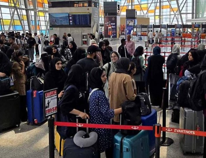 ইরানে আটকে পড়া ৭০ জন ভারতীয় পড়ুয়াদের ফিরিয়ে আনা হল দেশে