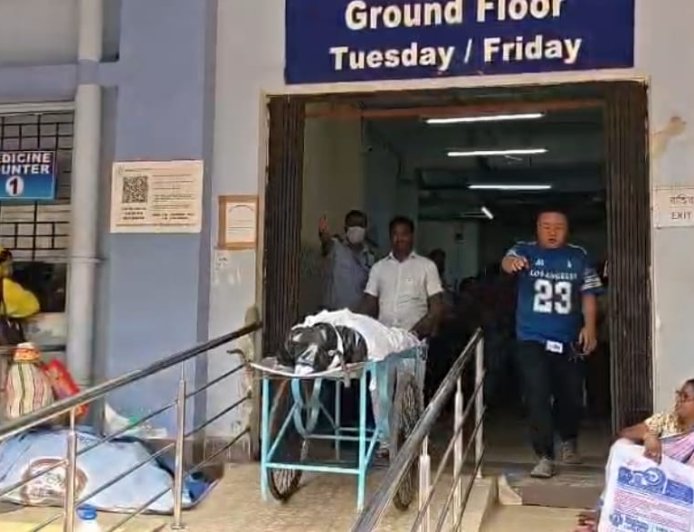 এসএসকেএম হাসপাতালে গ্যাস্ট্রো ওপি ডিতে ঝুলন্ত দেহ উদ্ধার, সাফাই কর্মীর অস্বাভাবিক মৃত্যুতে চাঞ্চল্য