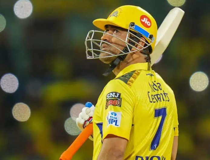 হলুদ জার্সিতে এটাই হতে পারে ধোনির শেষ মরশুম, দাবি উথাপ্পার