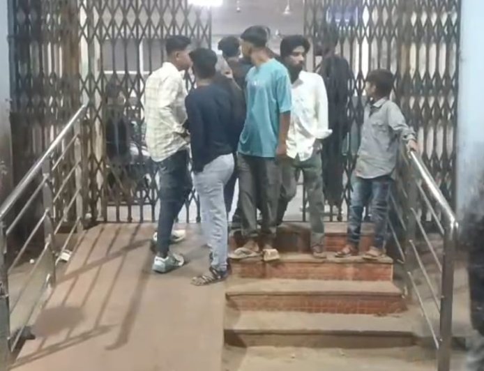 ঈদের দিন মর্মান্তিক পথদুর্ঘটনা, ১২ নম্বর জাতীয় সড়কে মৃত মা, আশঙ্কাজনক মেয়ে