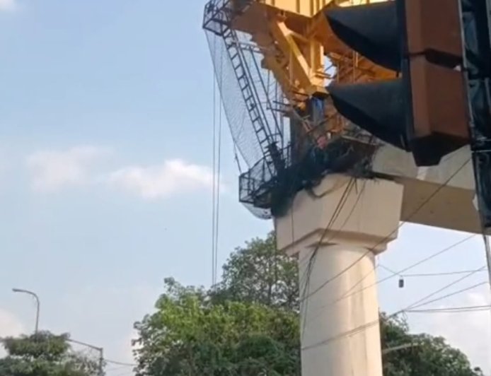 চিংড়িঘাটা মেট্রো মামলায় রাজ্যকে কড়া বার্তা সুপ্রিম কোর্টের, “প্রকল্প নিয়ে রাজনীতি নয়”