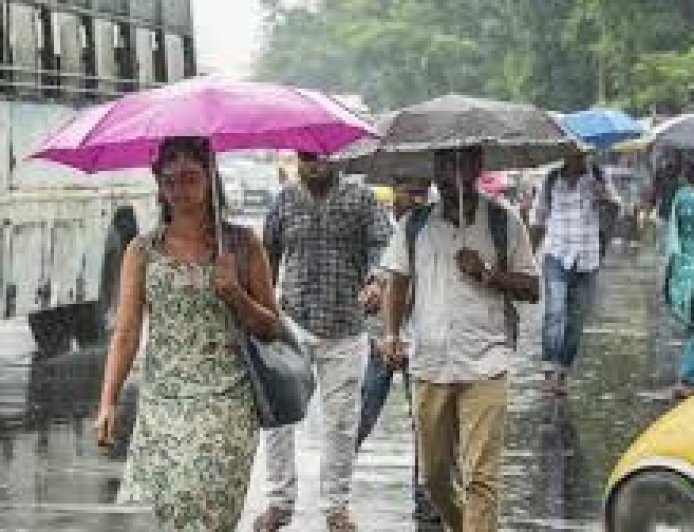 বসন্তে ঝড়বৃষ্টির দাপট, তাপমাত্রা কমে স্বস্তি, সপ্তাহজুড়ে বদলে যাবে আবহাওয়ার মেজাজ