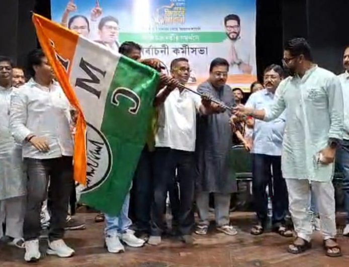 ব্যারাকপুরে বিজেপিতে ভাঙন, ২০ কর্মীর তৃণমূলে যোগ