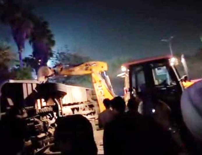 দিল্লিতে উল্টে গেল ডবল ডেকার বাস! মৃত ২, আহত অনেকে