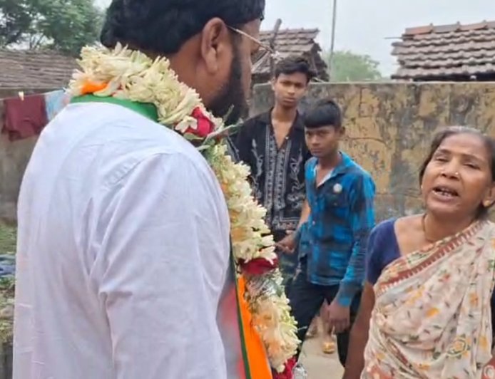 দুর্গাপুরে বিজেপি প্রার্থীর প্রচারে উত্তেজনা, পাল্টাপাল্টি স্লোগানে পরিস্থিতি তপ্ত