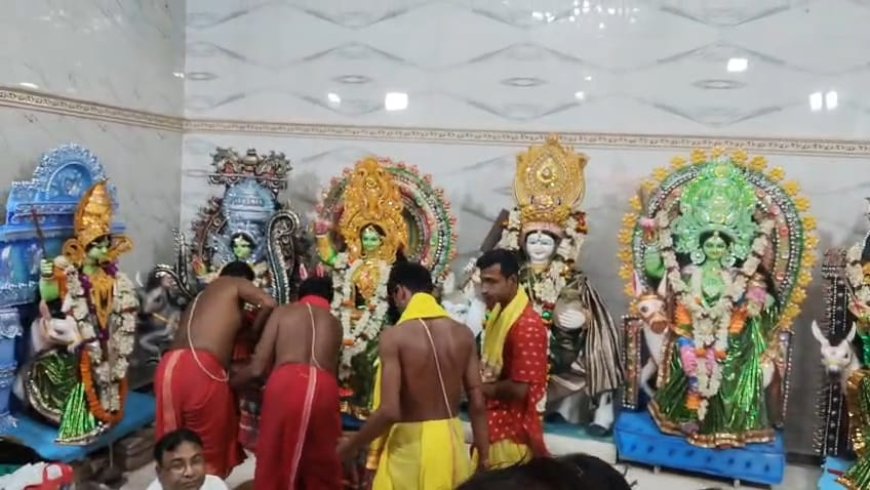 মহামারী রুখতে শুরু হয়েছিল পুজো; শিবনগরের ‘কাঁকড়া বুড়ি’র ঘটত্তোলনের সময় আজও নদীতে ওঠে কাঁকড়া, আকাশে ওড়ে শঙ্খচিল*