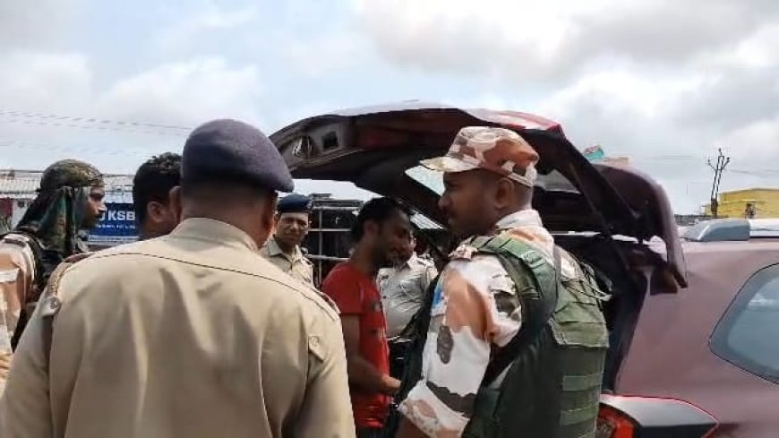 ভোটের আগে টানটান নিরাপত্তা; ফ্রেজারগঞ্জে কেন্দ্রীয় বাহিনীকে সঙ্গে নিয়ে পুলিশের  নাকা চেকিং