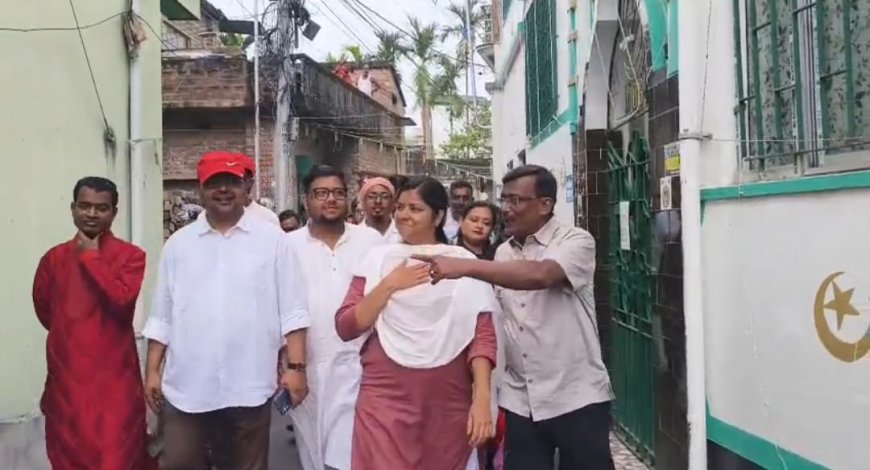 ঈদের মঞ্চে সৌজন্য বিনিময়, রাজনৈতিক কটাক্ষে সরগরম উত্তরপাড়া—মীনাক্ষীকে ‘পরিযায়ী’ ইঙ্গিত কল্যাণের