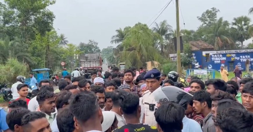 ফেরিওয়ালা সেজে শিশু চুরির চেষ্টা অভিযোগে যুবক আটক, পুলিশের হাতে তুলে দিলেন স্থানীয়রা