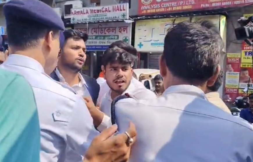 আরজি কর কাণ্ডের প্রতিবাদে পথে এবিভিপি, রাজ্যজুড়ে মেডিকেল কলেজে অব্যবস্থার অভিযোগে অবস্থান-বিক্ষোভ