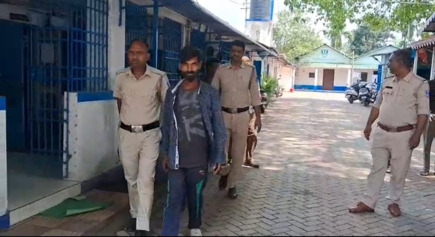 গোপন সূত্রের খবর, রাতের অভিযানে এনজিপি থানার পুলিশের জালে তিন দুষ্কৃতী—ডাকাতির ছক ভেস্তে গেল