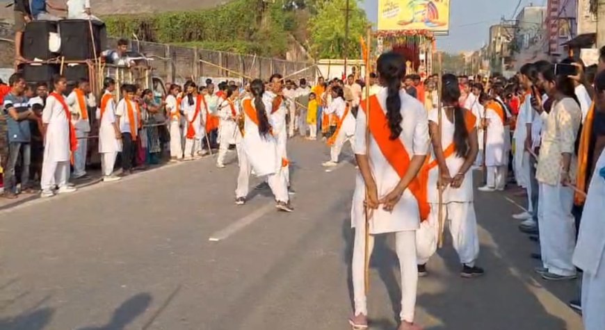 ভাটপাড়ায় রামনবমীর বর্ণাঢ্য শোভাযাত্রা, অংশ নিলেন অর্জুন সিং