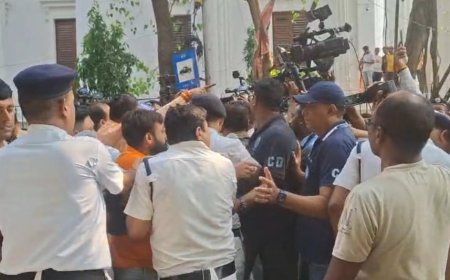 সিইও দফতরের সামনে তুমুল সংঘর্ষ, নামানো হল কেন্দ্রীয় বাহিনী