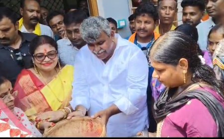 মাছের যাত্রায় নমিনেশন, বড় মাছ হাতে অভিনব প্রচারে জিতেন্দ্র তেওয়ারি