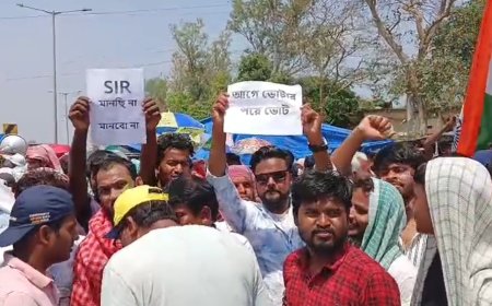 ভোটার তালিকা থেকে নাম বাদ, মালদায় জাতীয় সড়ক অবরোধে বিক্ষোভ