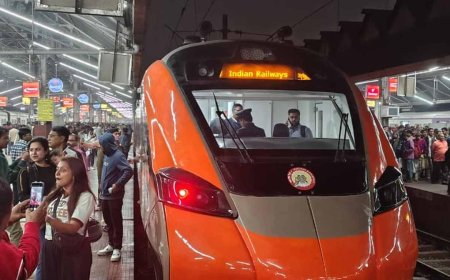 বন্দে ভারতের খাবারে আরশোলা, ১০ লক্ষ টাকা জরিমানা ভেন্ডরকে