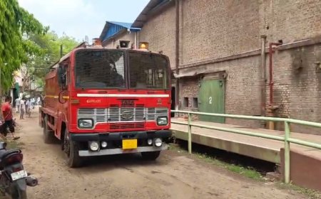 নৈহাটির নদিয়া জুট মিলে ভয়াবহ অগ্নিকাণ্ড, এখনও জ্বলছে পাট গোডাউন