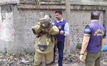 হালিশহরে পরিত্যক্ত এলাকা থেকে উদ্ধার বোমা, তদন্তে নেমেছে পুলিশ