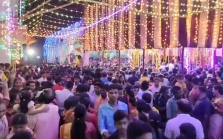 এক রাতের রহস্যময় রক্ষাকালী পুজোয় উৎসবের আবহ, বীরভূমের তাঁতিপাড়া গ্রামে ভক্তদের ঢল