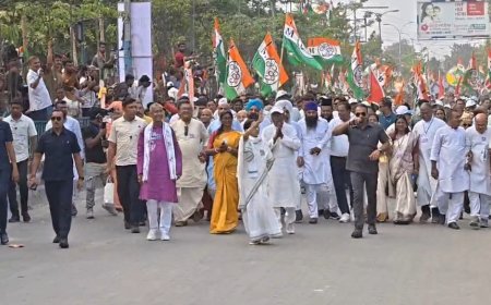 শিলিগুড়িতে মুখ্যমন্ত্রীর পদযাত্রায় জনজোয়ার, গৌতম দেবের সমর্থনে শক্তি প্রদর্শন তৃণমূলের
