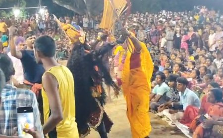 নিশিরাতে শক্তির জাগরণ! কশতলার চড়ক মেলায় রাত ৩টের শিহরণ জাগানো 'কালী নাচ'