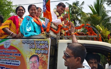 সাগরের মহাযুদ্ধে সুমন্তর 'পাওয়ার শো'; কয়েকশো টোটো ও হুডখোলা গাড়িতে গ্রাম দাপালেন বিজেপি প্রার্থী, লড়াই এবার ত্রিমুখী