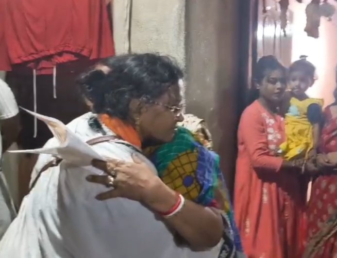 ন্যায়বিচারের দাবিতে প্রচারে জোর, পানিহাটিতে বিজেপি প্রার্থী রত্না দেবনাথের জনসংযোগ